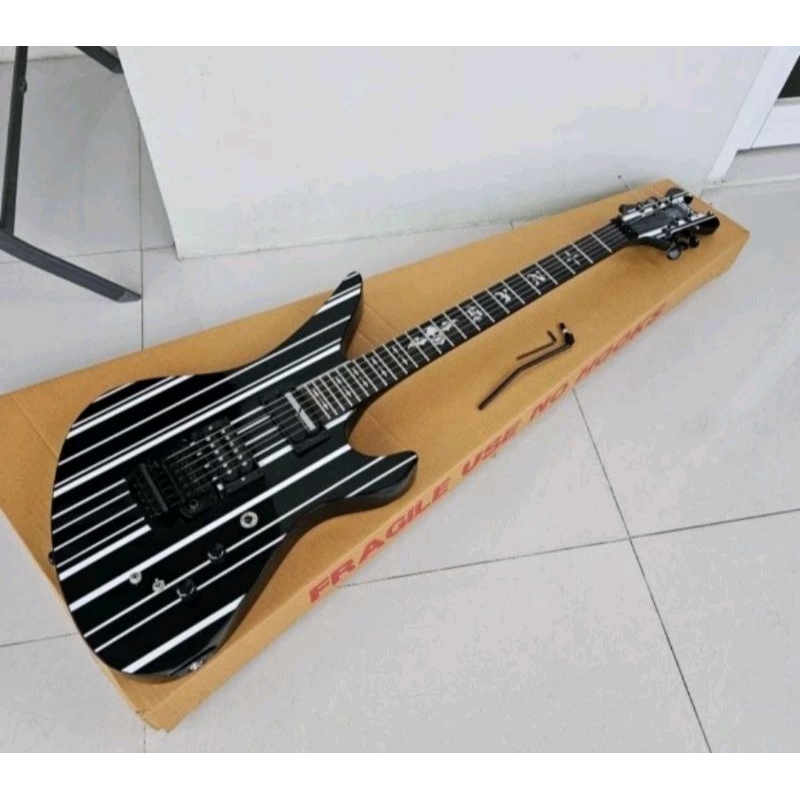 Schecter Synyster Gates Diamond Series Custom HQ w/ sustainiac