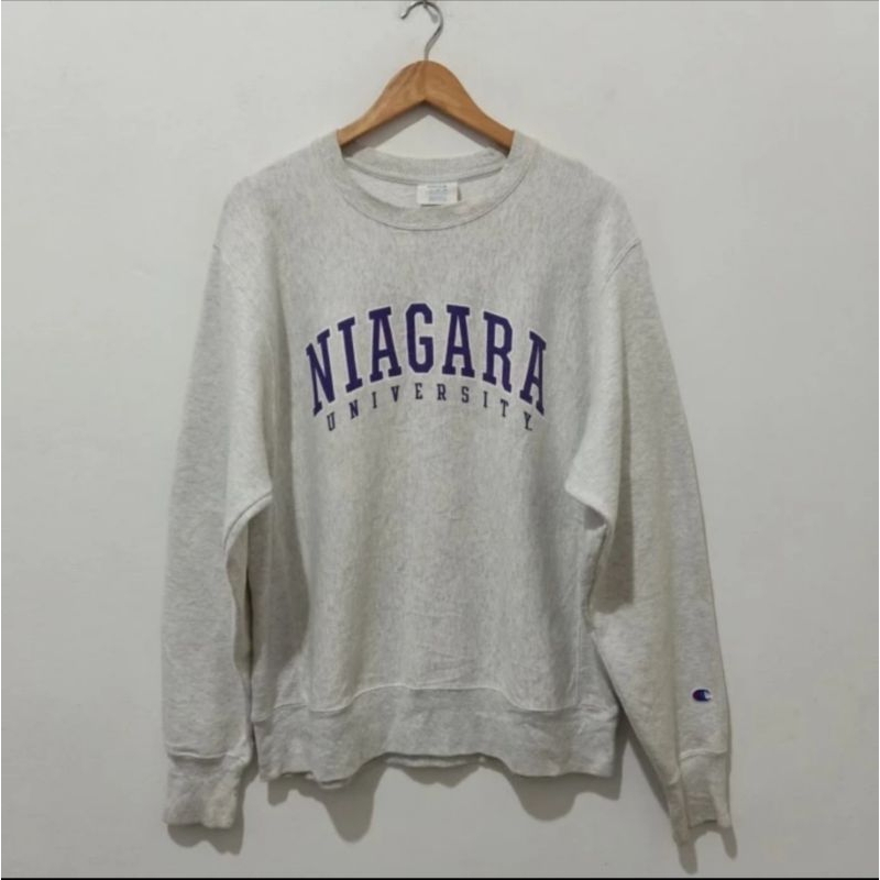 Vintage Champion REVERSE WEAVE Niagara University Sweatshirt