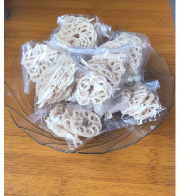 

Krupuk rafael / krupuk mawar