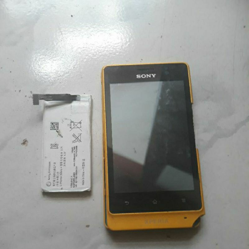 xpeeria sony + lcd ex hp matot