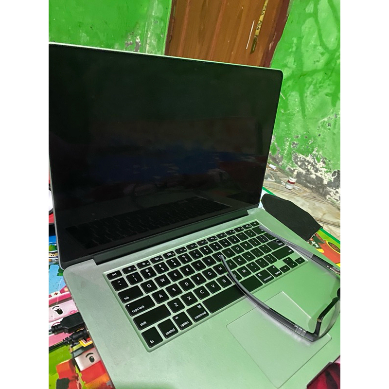 macbook pro 2015 15.4 inci