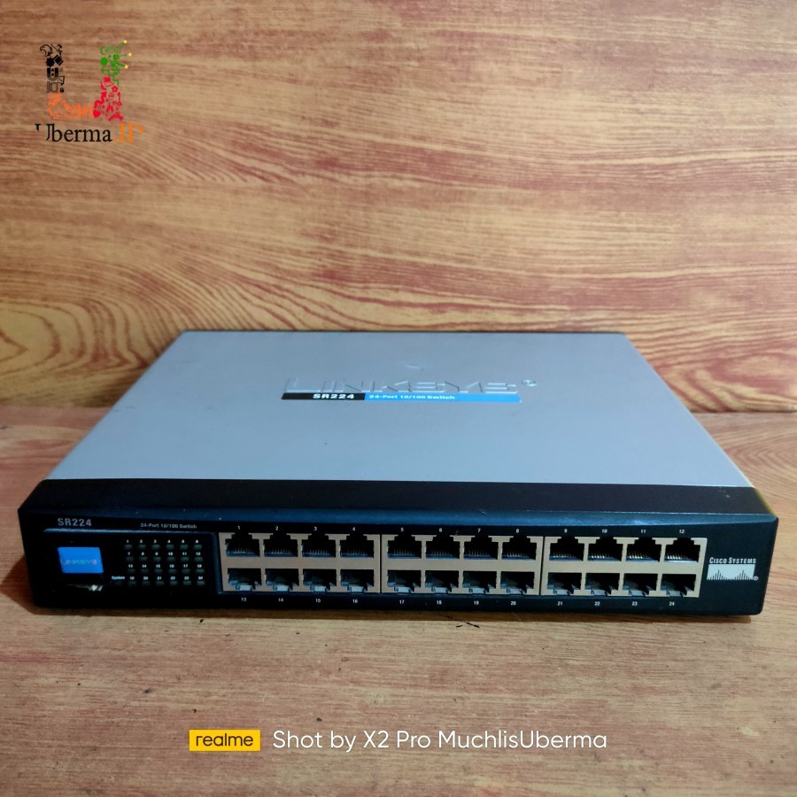 Linksys SR224 24-Port 10/100 Network Switch Fast Ethernet SR224