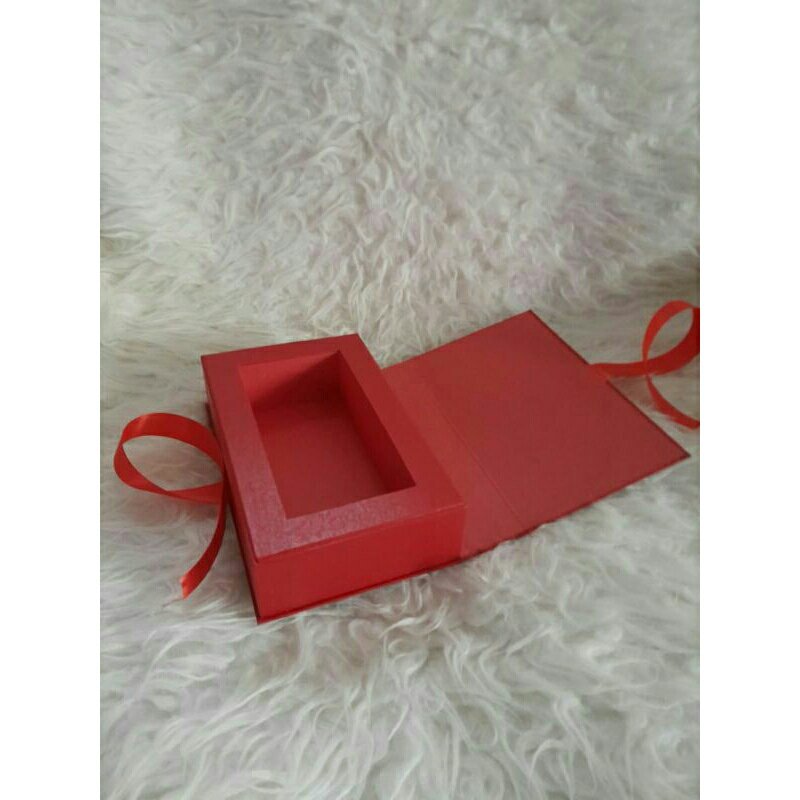 

Box Pita bentuk Buku / Gif Box 20x12x4,5 / Kotak Kado / Kotak Hampers / Kotak Bunga