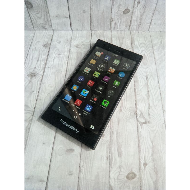 Handphone Blackberry Z3 Second Hidup Normal Siap Pakai
