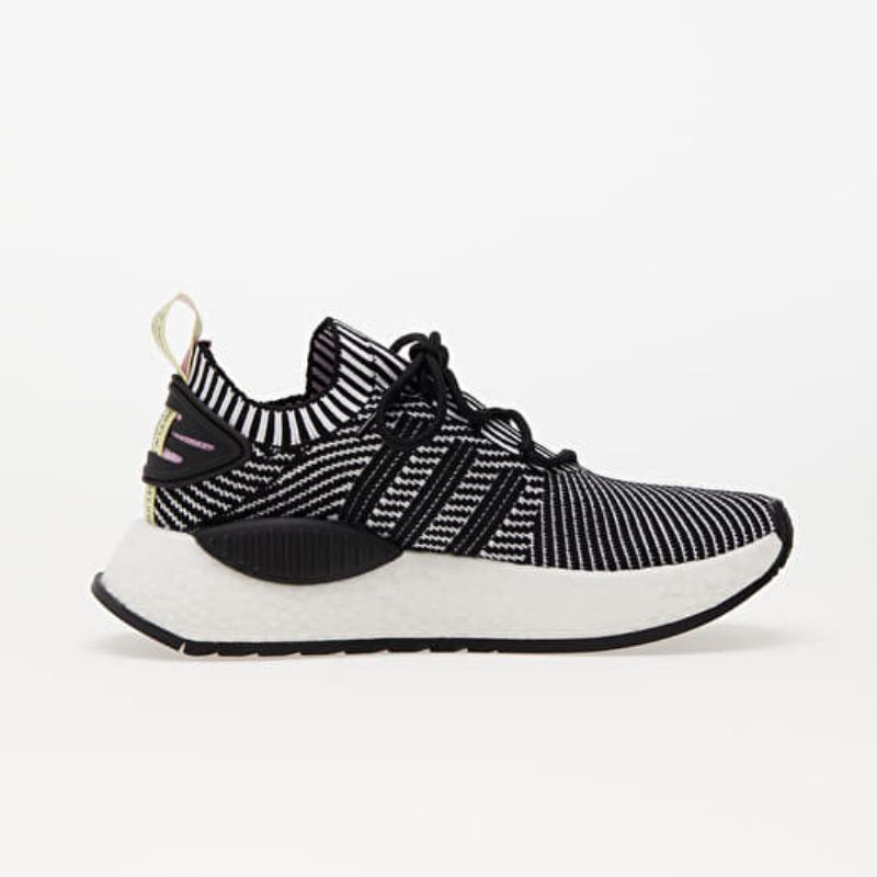 SEPATU WANITA ADIDAS NMD BLACK WHITE ORIGINAL