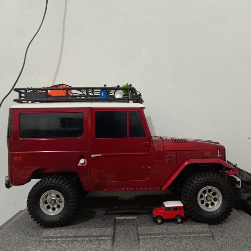 RC FMS Landcruiser Toyota FJ40 1:10