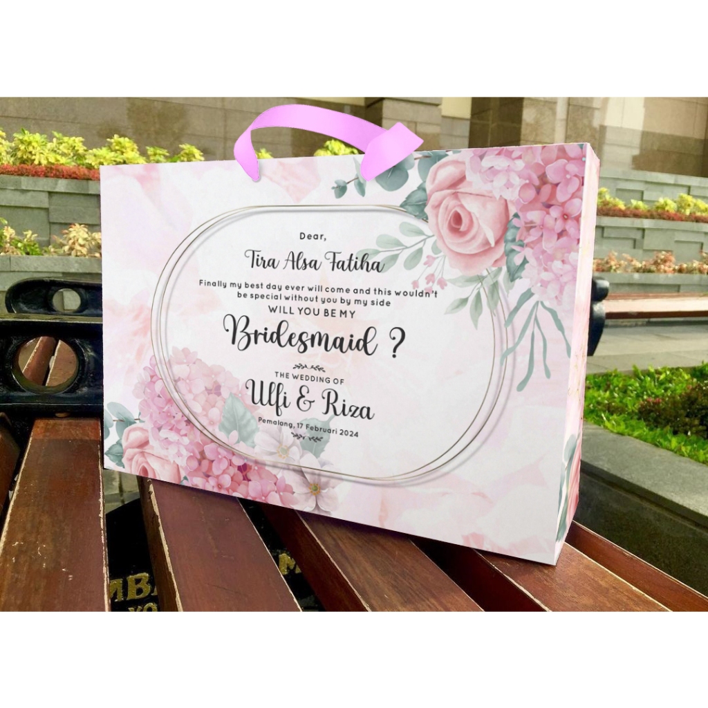 

Paperbag bridesmaid glossy (uk. 30 x 22 x 8,5 cm)