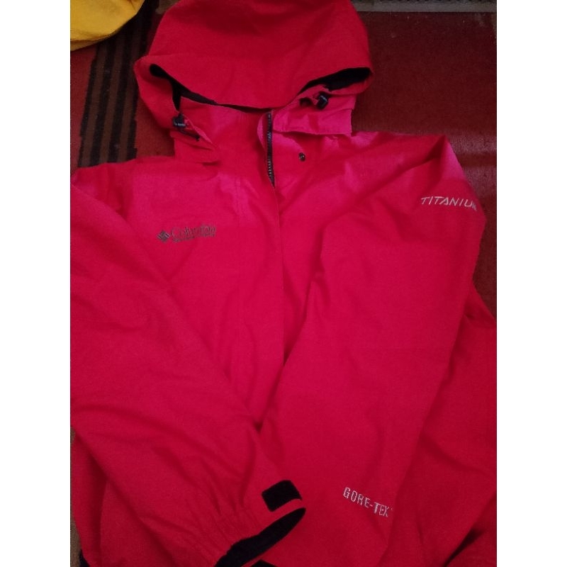 columbia titanium goretex