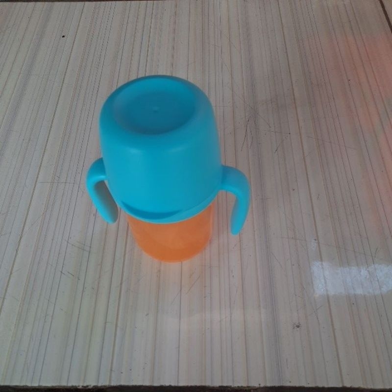 Botol minum anak anak Tupperware