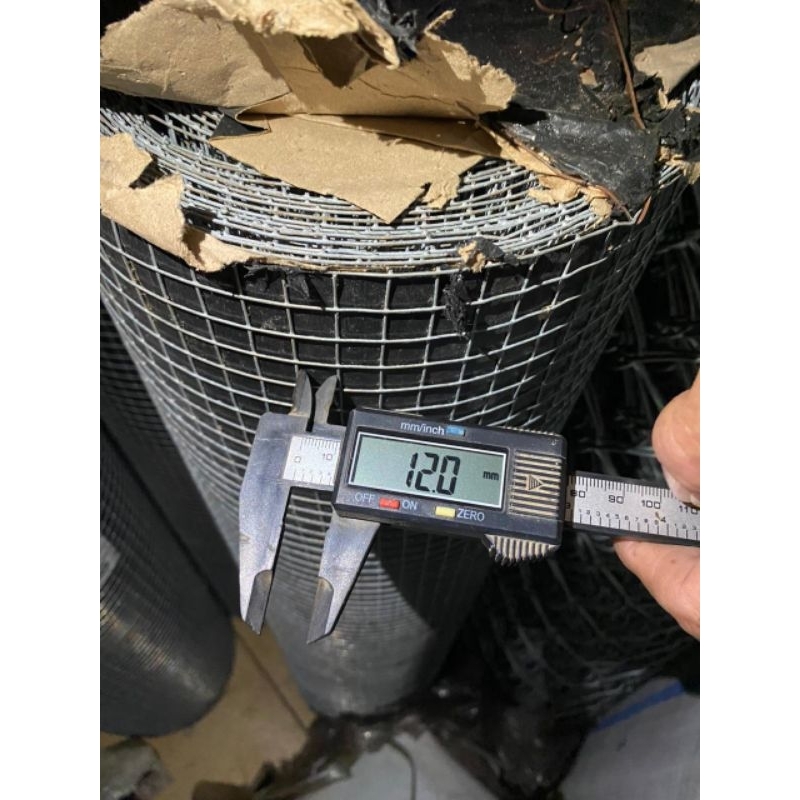 KAWAT LOKET GALVANIS TINGGI 1 METER LOBANG 1/2 INCHI (1,3 CM ) 1 ROLL PANJANG +- 25 METER TEBAL +- 0