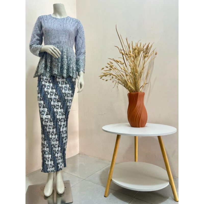 ATASAN KEBAYA PITA TILE/KEBAYA MEWAH/KEBAYA TILE