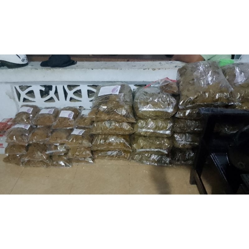 

kerupuk puli dua anak