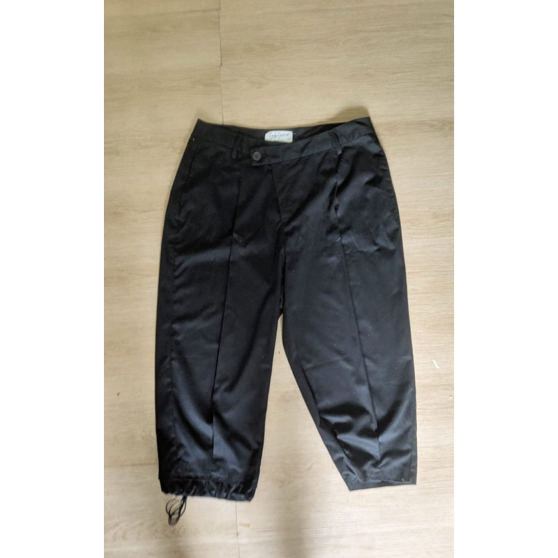 yohji yamamoto pleated pants
