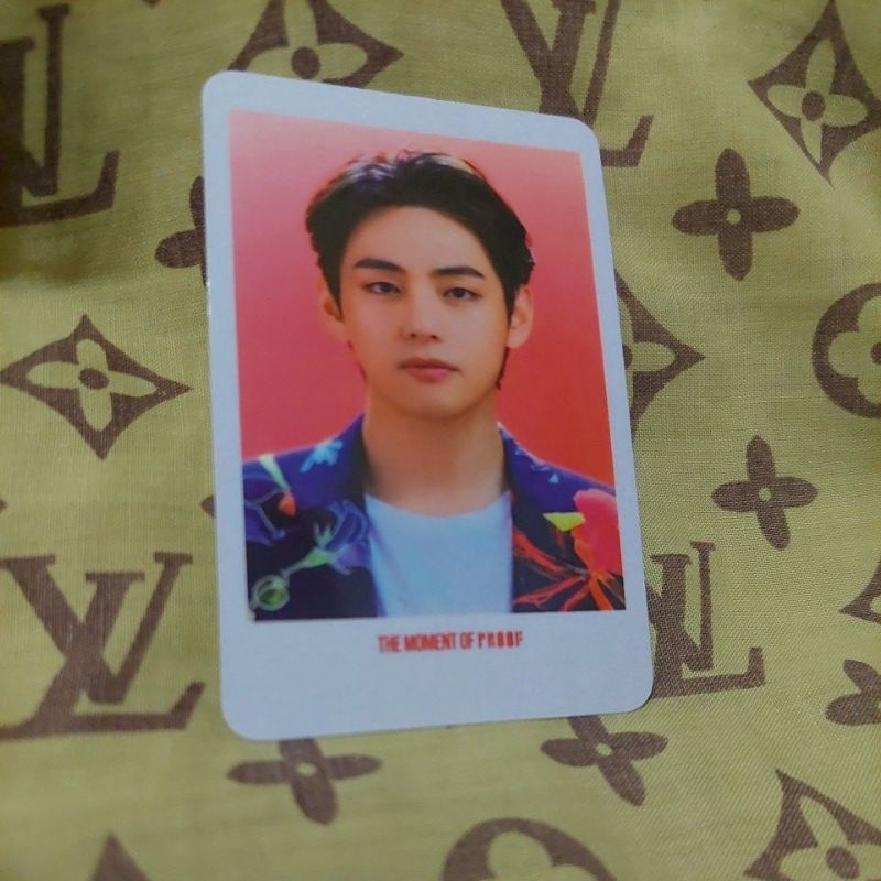( UnOfficial) BTS " PROOF COLLECTOR'S EDITION " POB Photocard V Kim Taehyung