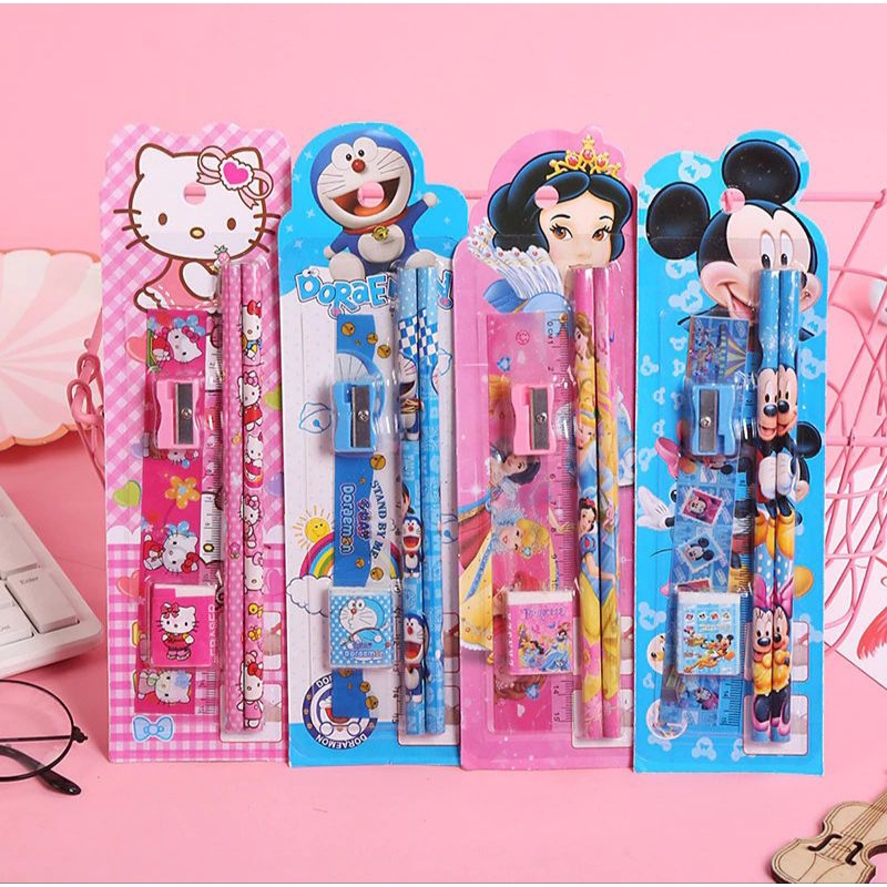

Alat Tulis Karakter Set 5In1 Paket Lengkap Pensil Penghapus Rautan Penggaris Bergambar Kartun Mini Stationery Set Character ATK