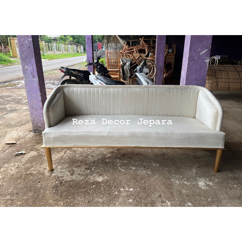 sofa pelaminan terbaru / sofa pelaminan retro / sofa pelaminan minimalis / sofa pelaminan
