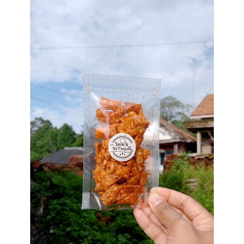 

kripik lumpia huhah varian pedas snack by panjalu