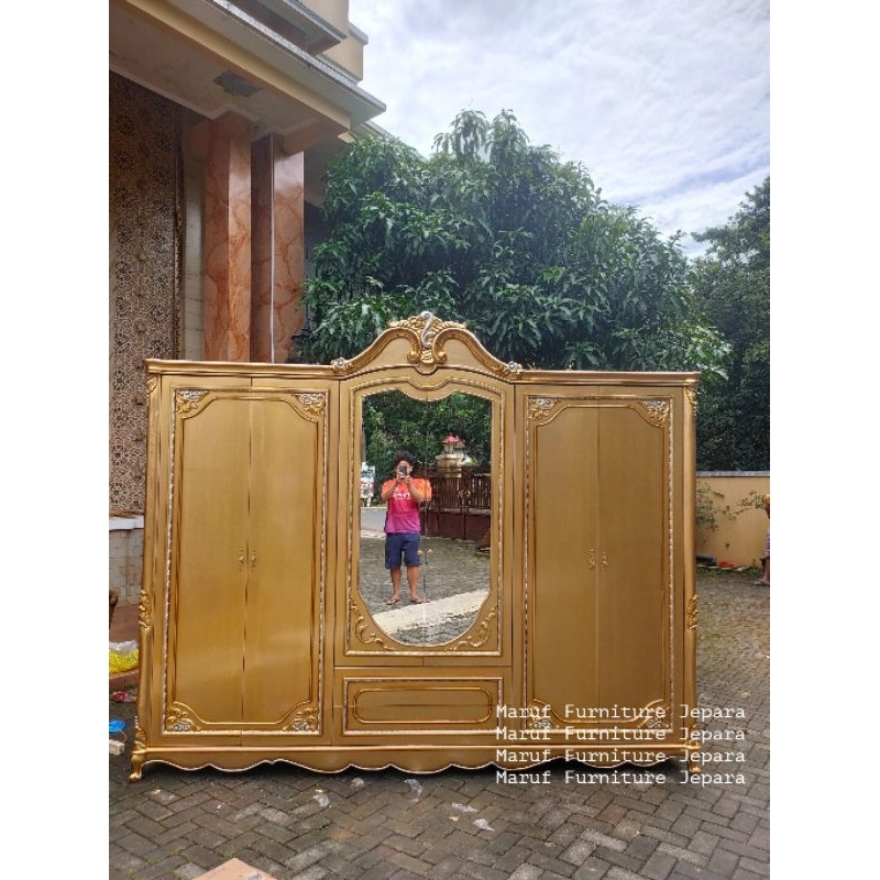 Lemari Pakaian Ukir Pintu 6, Lemari Pakaian Jati Berkualitas Finishing Gold kombinasi Silver
