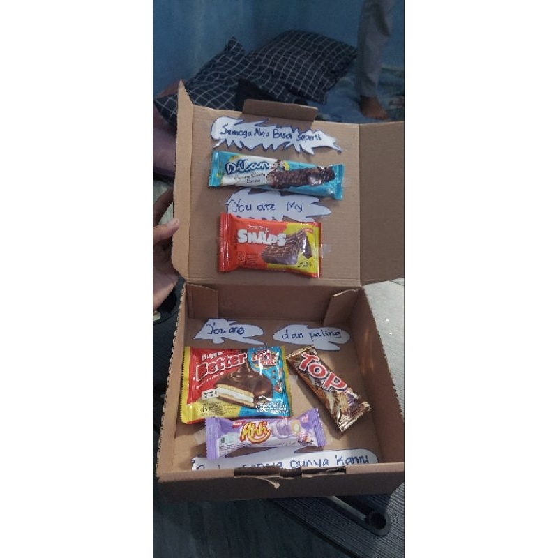 

hampers jajan / snackbox / kado valentine / kado ulan tahun / kado wisuda