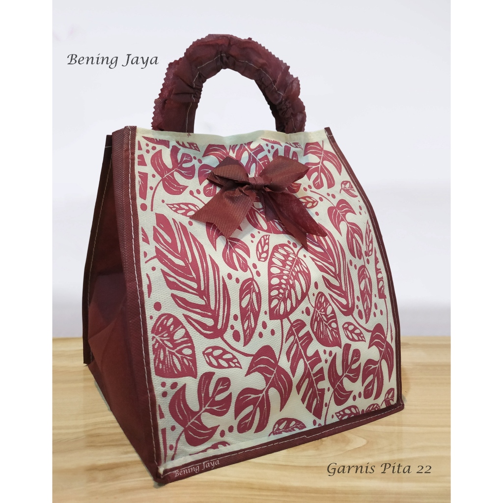 

Tas Pita Kibir 22 Daun Maroon