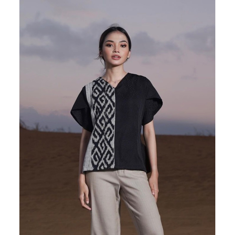 HARUMI BLOUSE TENUN / KEMEJA BATIK TENUN WANITA / TENUN ENDEK BALI / SERAGAM KERJA KANTOR / KEMEJA W