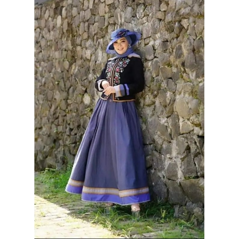 gamis replika tuneeca terbarudgn aplikasi bordir