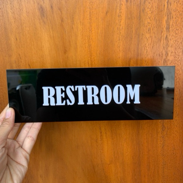

Sign Akrilik Tulisan RESTROOM Custom Tulisan Sign Board Akrilik Warna Hitam Putih Kustom Print UV Papan Tempel Akrilik Signage Label Sticker Dinding Rambu Petunjuk Nama Ruangan