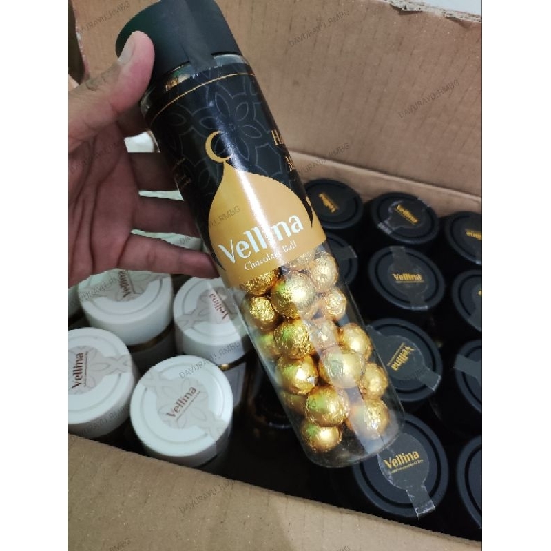 

Chocolate Ball Vellina Packaging Tebel Banget, Eksklusif, Hampers, Parcel