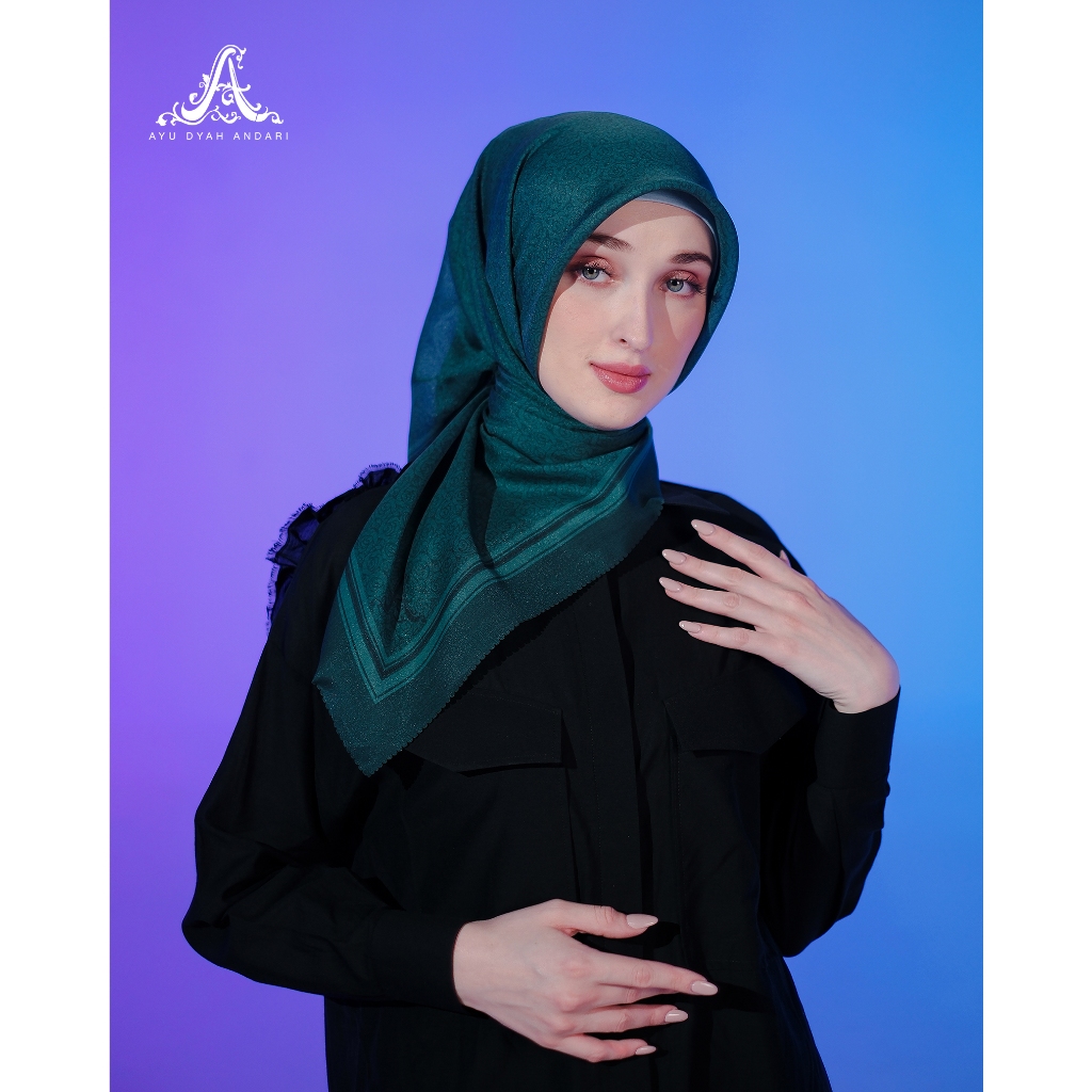AYU DYAH ANDARI - Wonder Rose Scarf