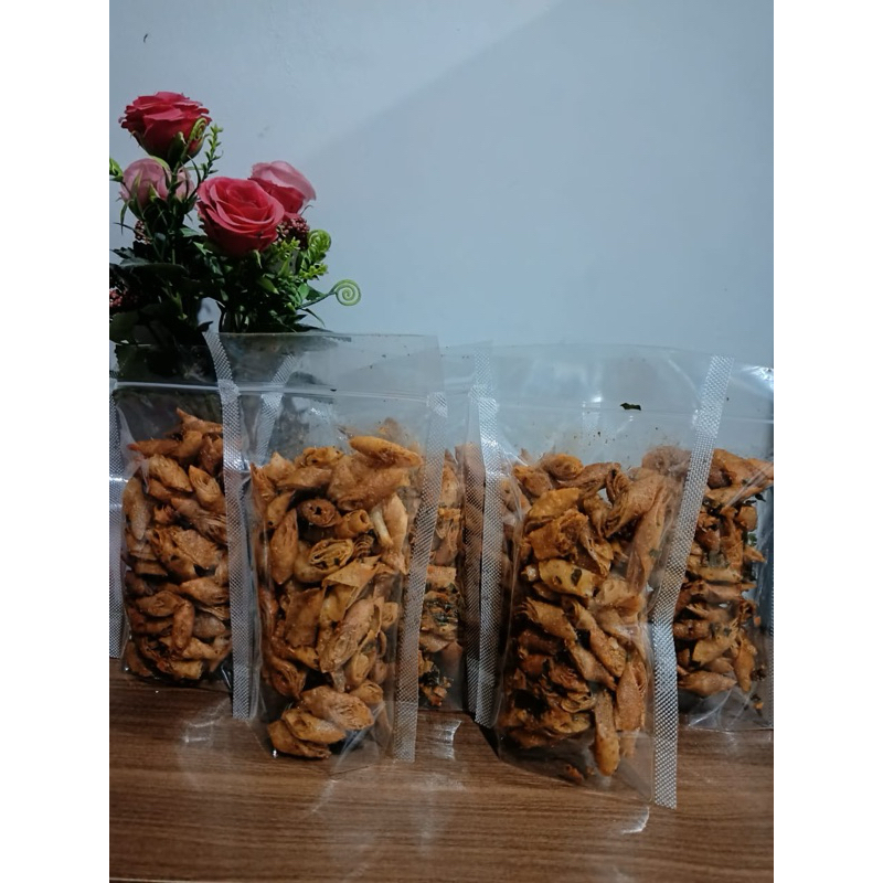 

Lumpia Kering Pedas Daun Jeruk, Balado, Jangung manis dan coklat