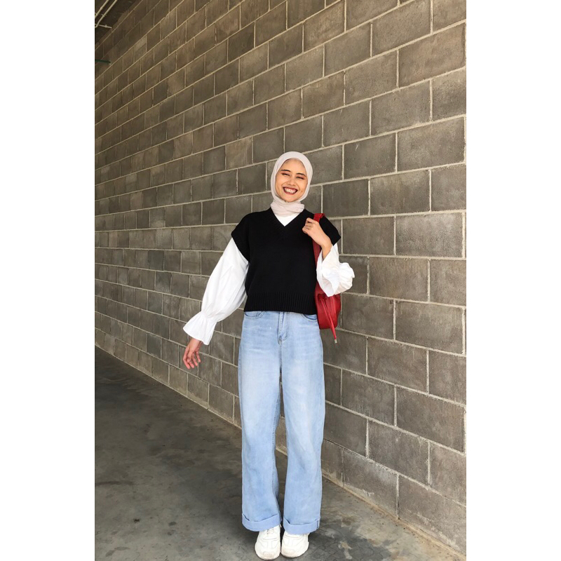 Zora Crop Knit Vest / Crop Top / Rompi Rajut / Rompi Crop / Outer Crop / La Academia Vest / Korean V