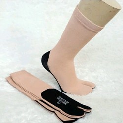 Kaos Kaki Jempol Dewasa Wanita Muslimah Stoking Reata Warna Krem Hitam