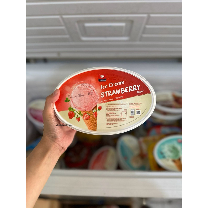 

Diamond Ice Cream Strawberry / Es Krim Stroberi 700ml