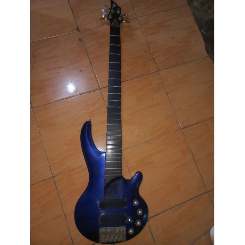 Bass merk CORT CURBOW ORIGINAL 5 string