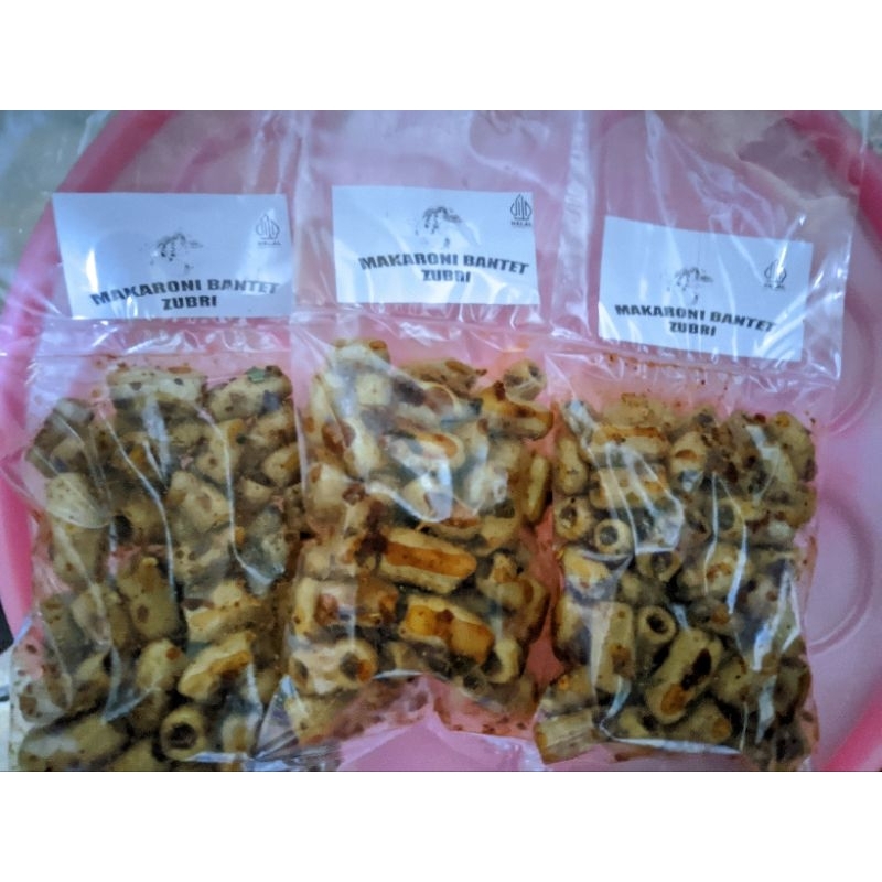 

Makaroni Bantet pedas daun jeruk,kemasan 70gram