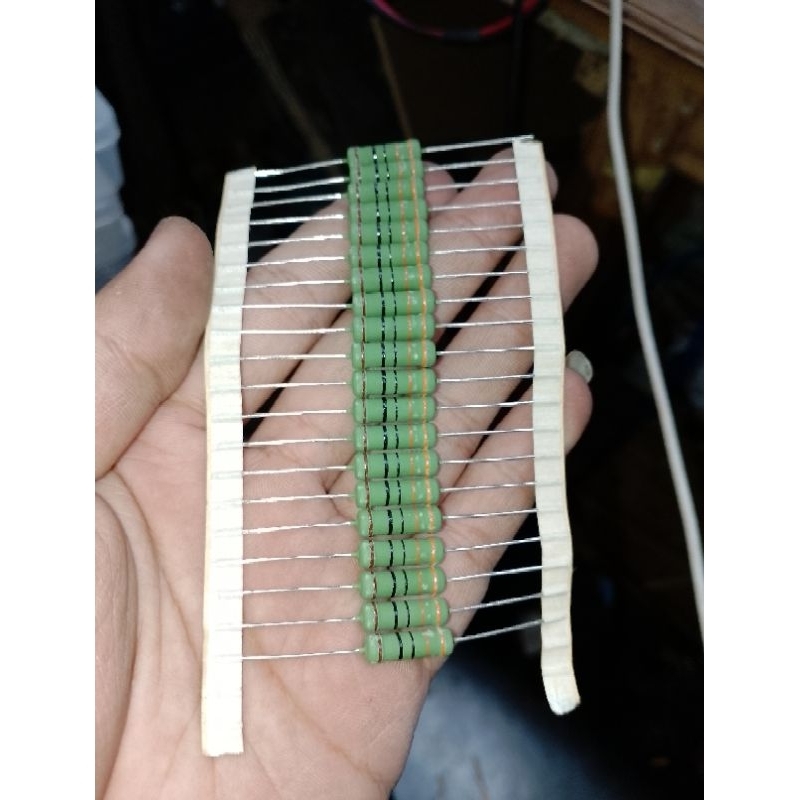 Resistor 2 Watt 330 Ohm japan