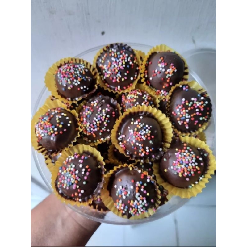 

BOLA BOLA COKLAT ADA BANYAK PILIHAN COKLAT