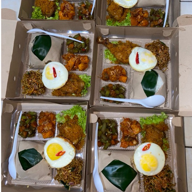 

NASI KOTAK MURAH LENGKAP