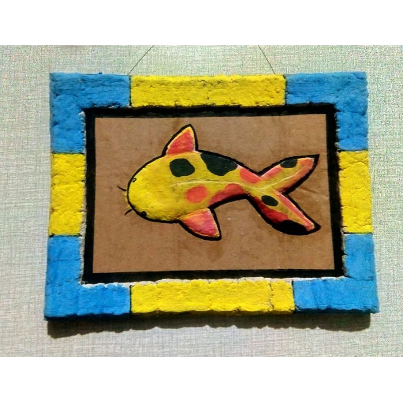 Prakarya kerajinan Kolase ikan koi dari bubur kertas