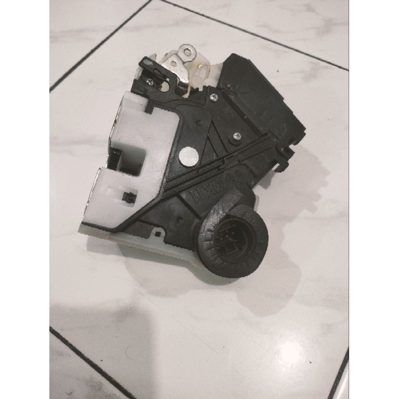 door lock pintu depan kanan toyota grand new avanza xenia
