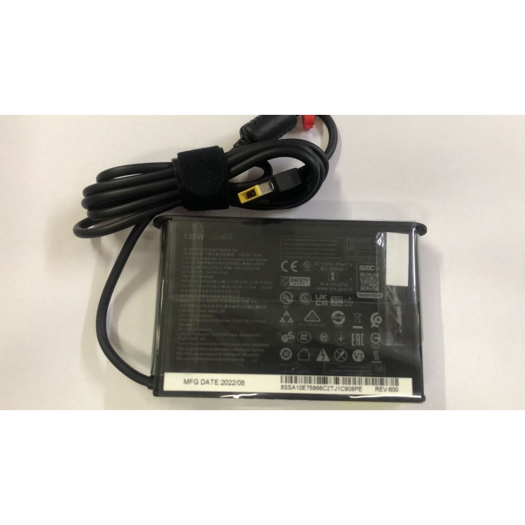 Adaptor ideacentre AIO A540 A540-24API A540-24ICB A540-27ICB 20V-6.75A
