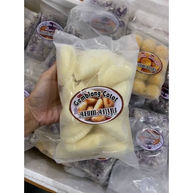 

Gemblong cotot isi gula jawa