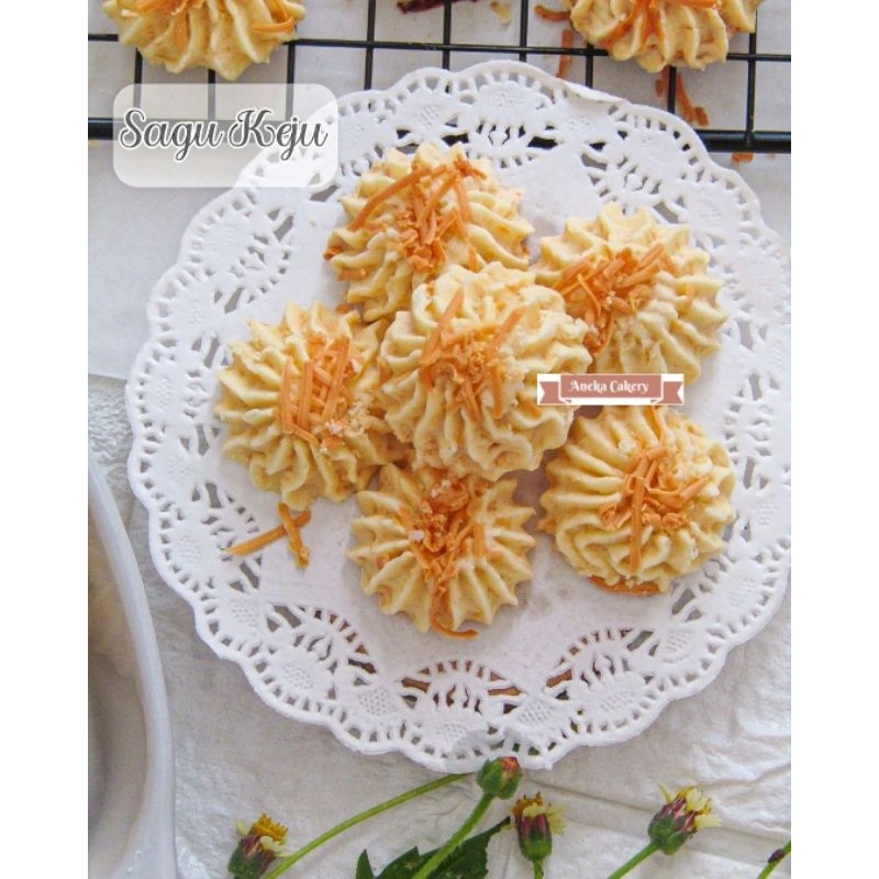 

sagu keju premium super enak super cruncy / kue sagu keju spesial / homemade / 100% halal / kue kering lebaran