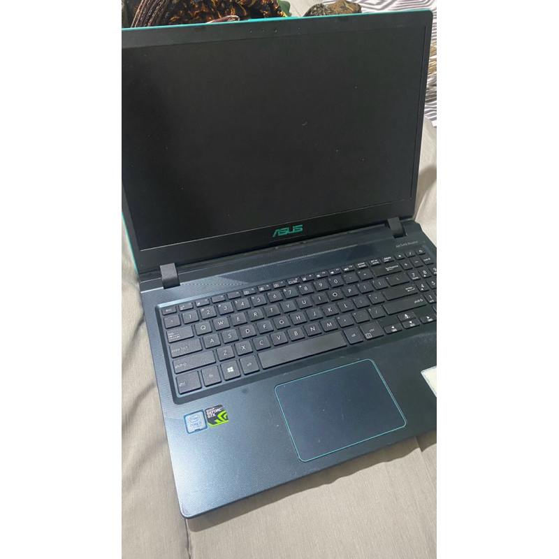 Laptop Gaming bekas Asus F560UD