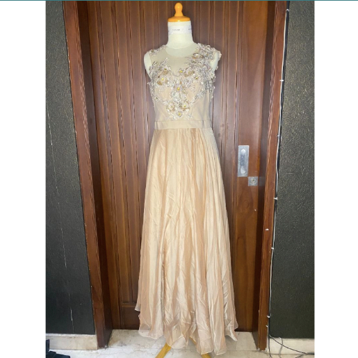 Dress rok cream brukat bunga depan wanita kondangan