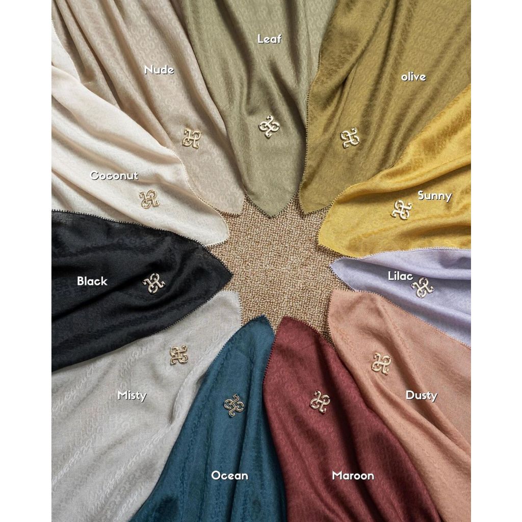 HL Signature Emboss Scarf