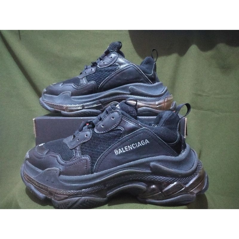 Sepatu Balenciaga Triple S full black