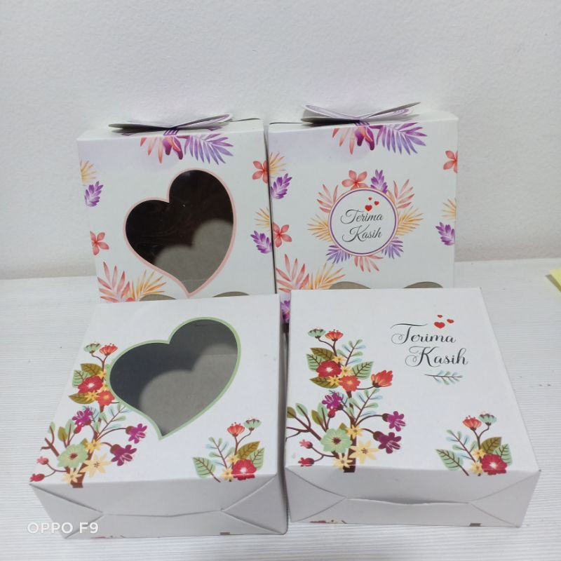

(50) Pcs Box Mangkok / Bok Mangkok Sambal 10'5x10x 4'4cm tanpa tali
