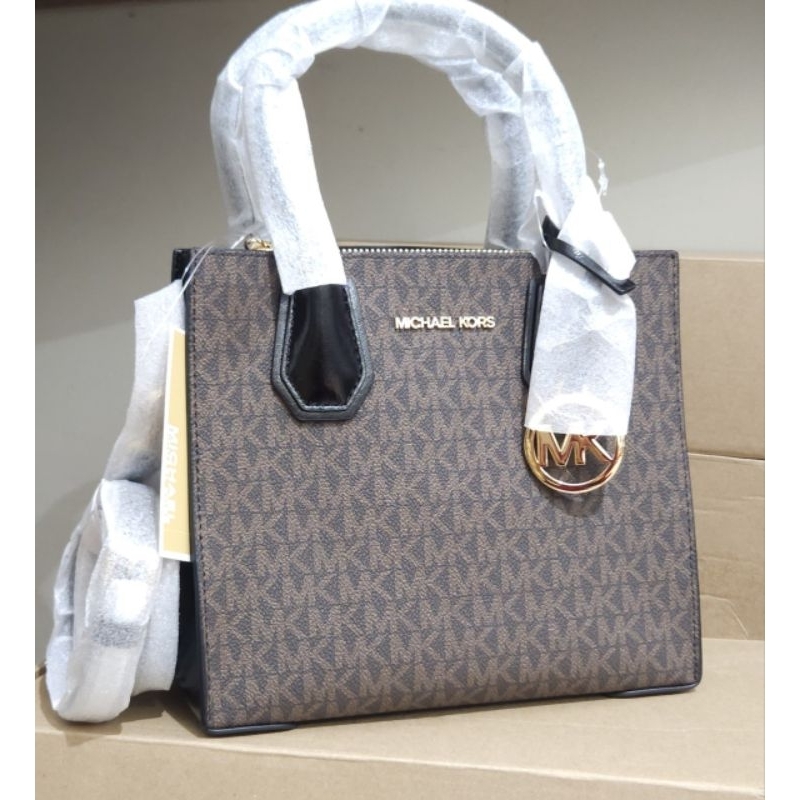 MK Mercer Medium Messenger Black Signbrown
