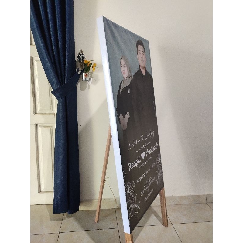 cetak banner segitiga kayu 1 stand 1 banner 2 stand 2 banner + free desain